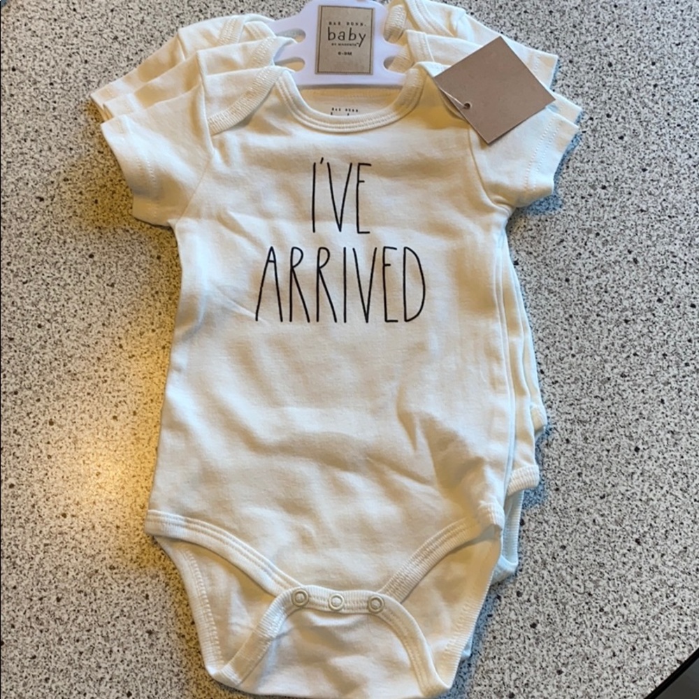 NEW Rae Dunn 3pc onesie set I’ve arrived/hold me